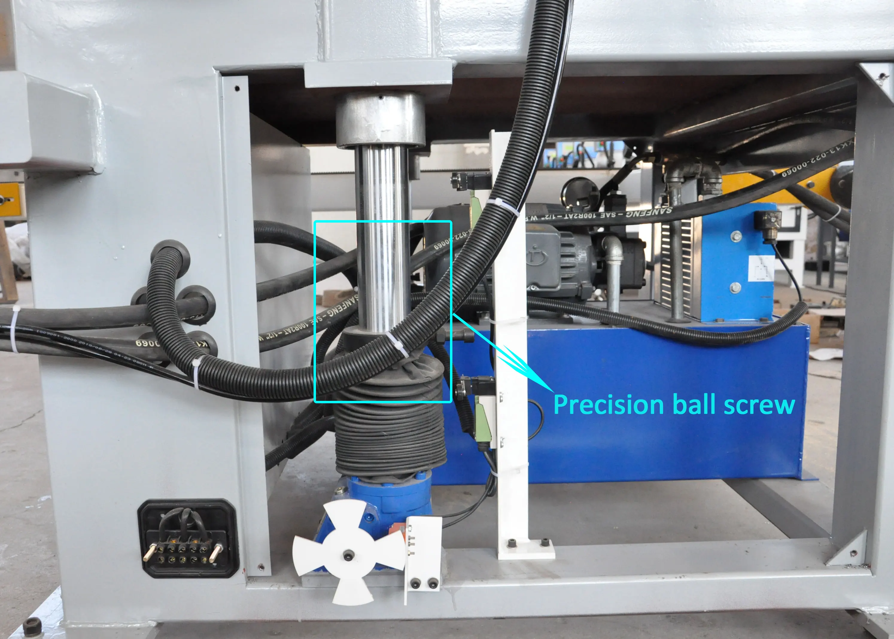 CNC Precision solid wood cutting horizontal band saw machine