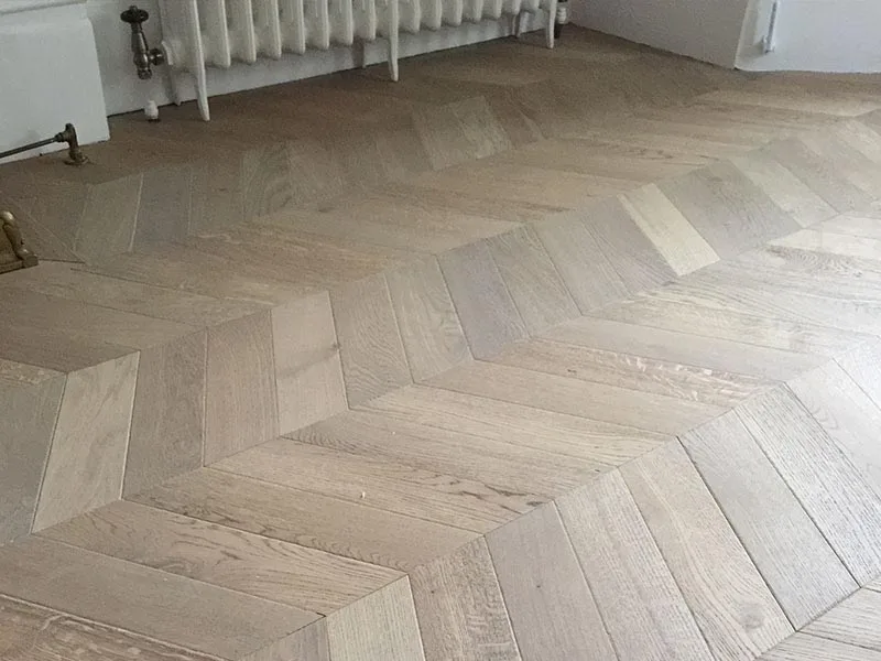 New design Bright color oak chevron parquet wood flooring