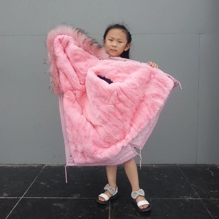 Wholesale european clothing Windproof Outwear winter Thick Warm girl real fur coat
