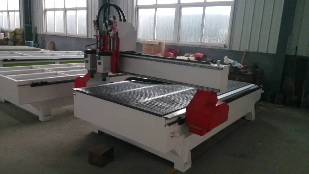 Шаговый двигатель Фрезерный станок с чпу / 3D трёхшпиндели с чпу фрезерно-гравировальный станок