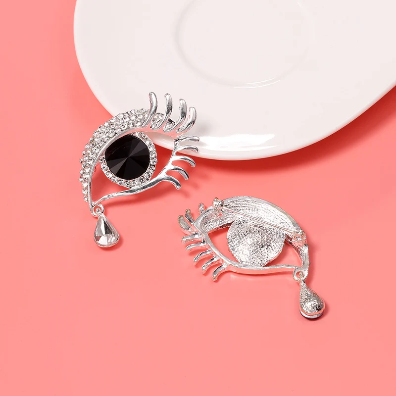 Factory Direct Sale High Quality Rhinestone Blue or Black Teardrop Crystal Eye Design Brooch Pins for Women