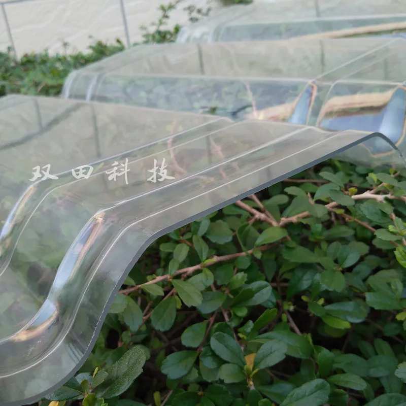Изготовленное на заказ анти-УФ высокой прочности, анти-старение 2 листьев Прозрачный поликарбонатный пластик отправляете Кровельную плитку с асфальтовым покрытием глазурованная плитка кровельный лист