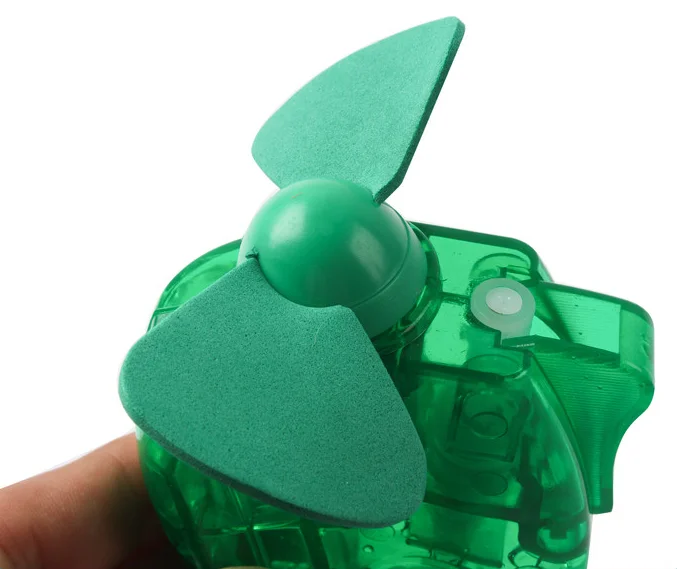 Portable fan Handheld Desk Use Battery plastic mini water spray fan Mist Fan