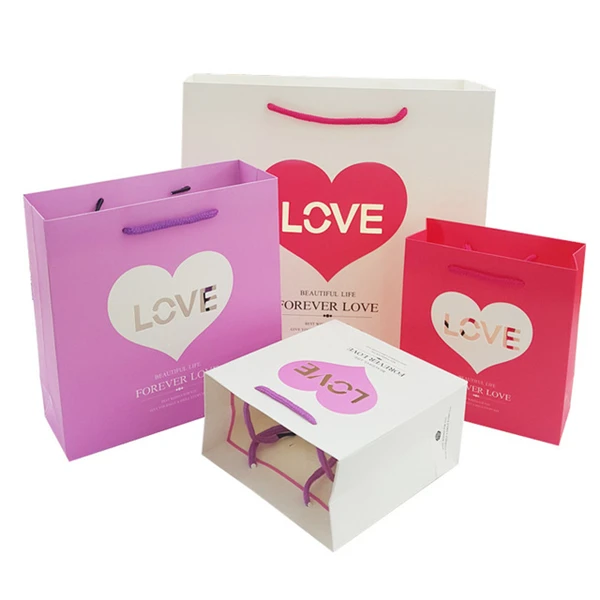 Hot Sale Paper Bag Custom Heart Pattern Print Packaging Bags Shopping Paper Bags