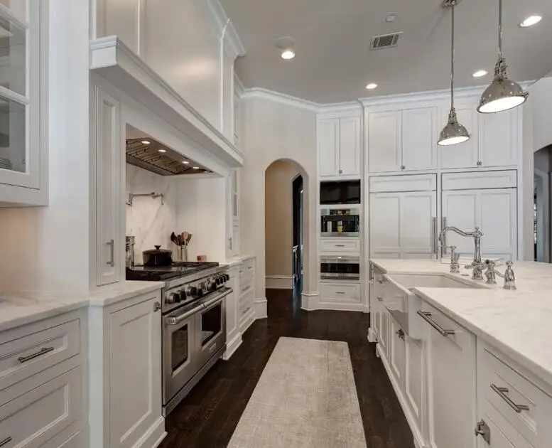 Дубовый кухонный шкаф из массива древесины RTA в американском стиле