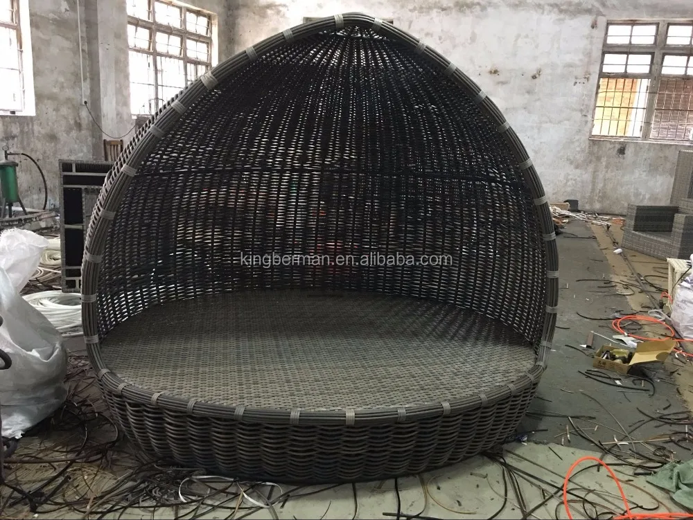 Outdoor Furniture Rattan Garden Furniture Daybed Beach Thick Rattan Sofa Daybed Set