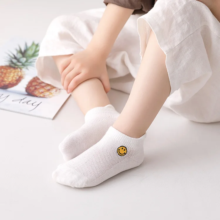 
Factory new fashion funny cute soft smiling face ankle kid knitting sock 