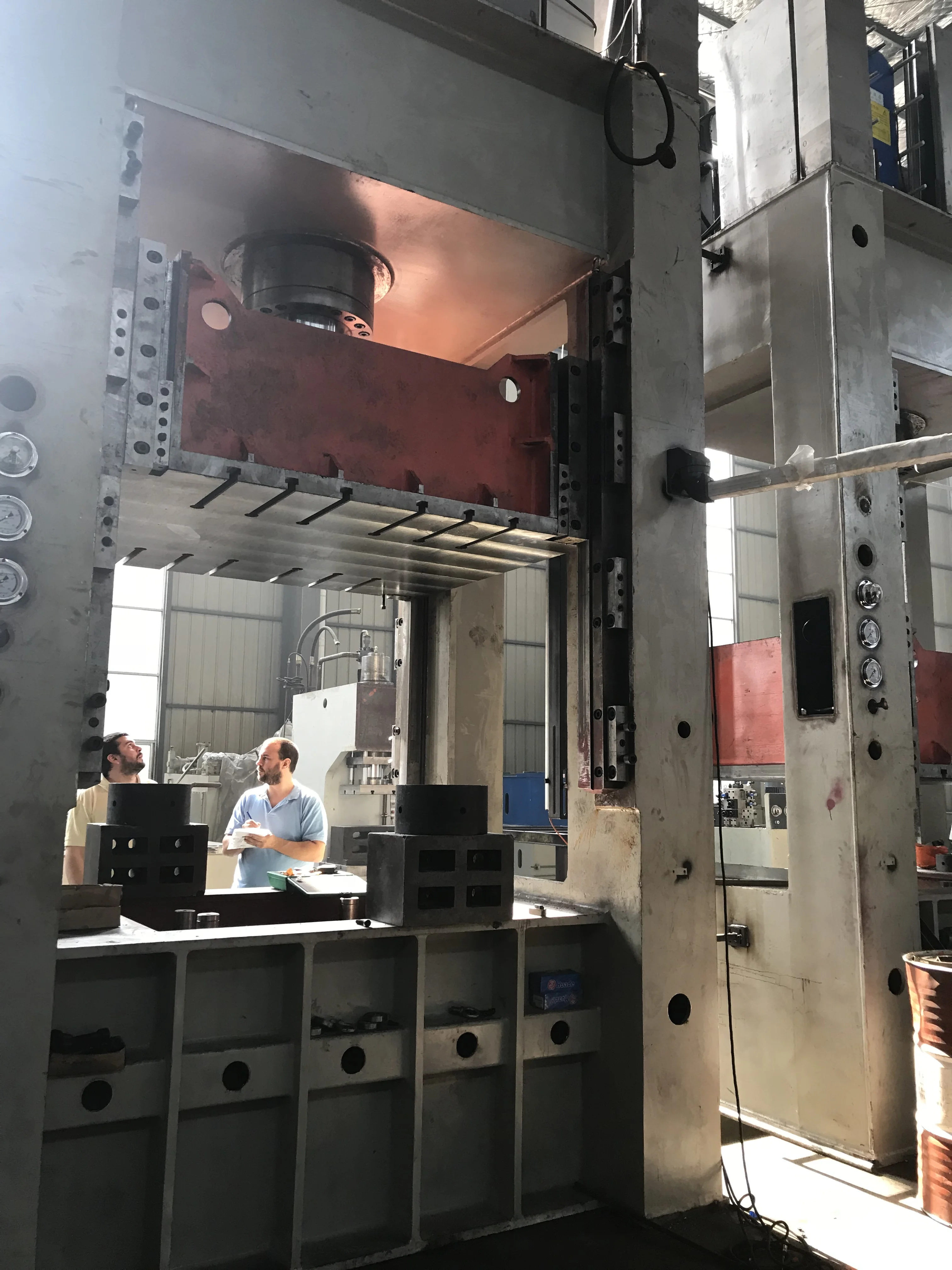 China 800 ton 1000 ton 2500 ton mechanical powerful press machine