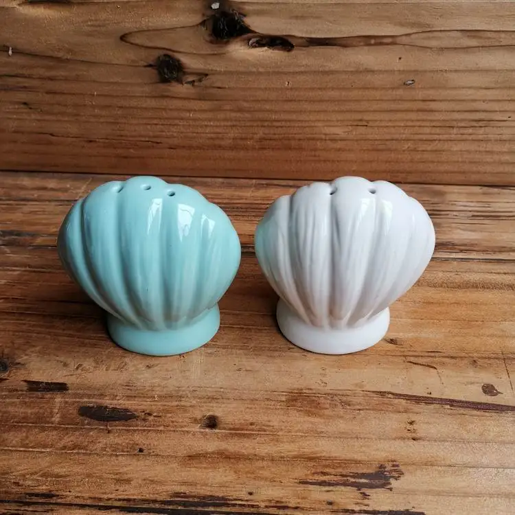 
Factory direct shell shape ceramic spice set tool home kitchen seasoning ceramic salt shaker pepper bottle 