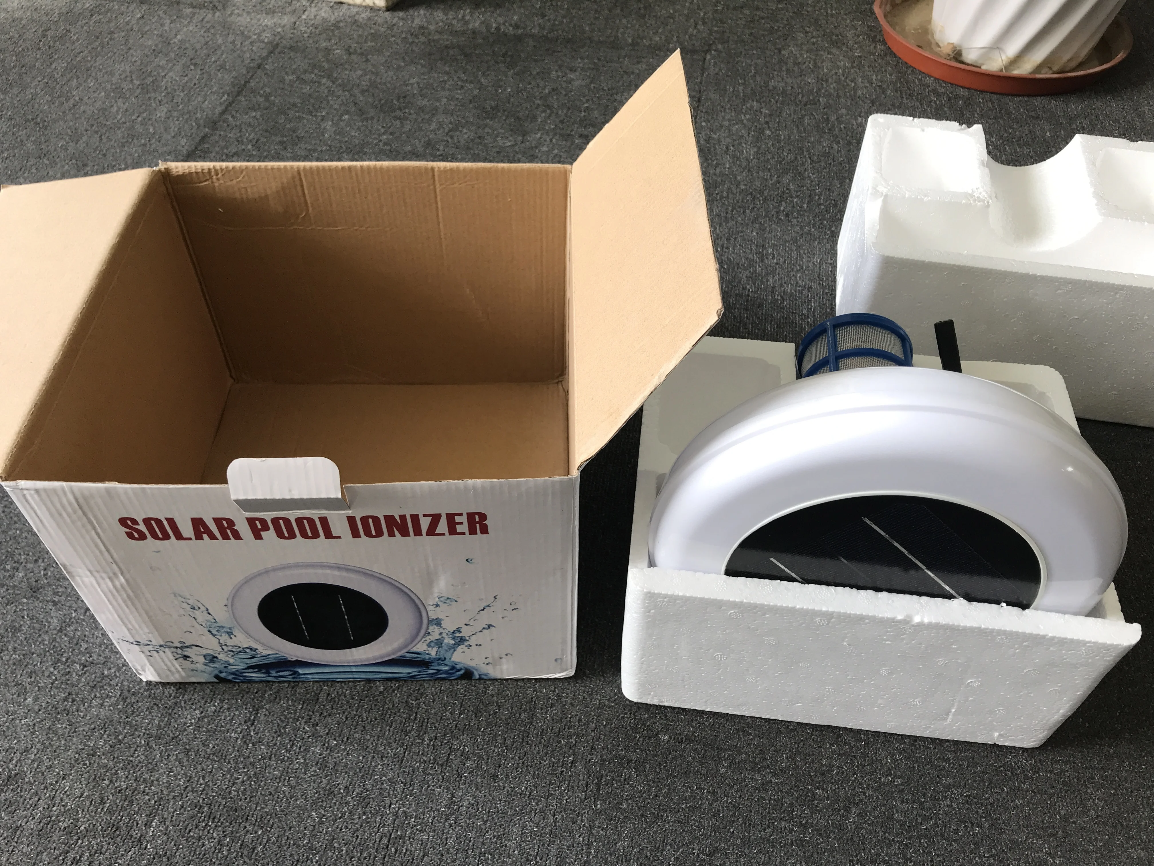 Новый дизайн, экологичный для бассейна, солнечный ионизатор