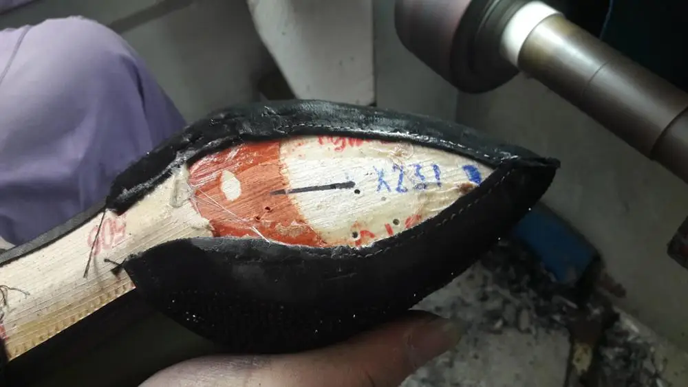 YT-1050 Double-headed Dust Suction Grinding Sole-roughing Machine