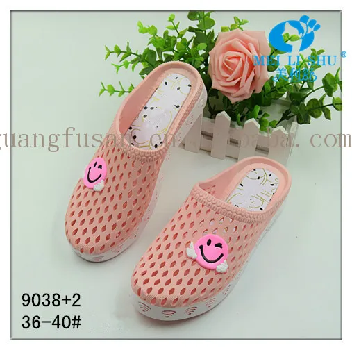 New Styles Cheap Wholesales PVC Closed Toe Slippers for woman