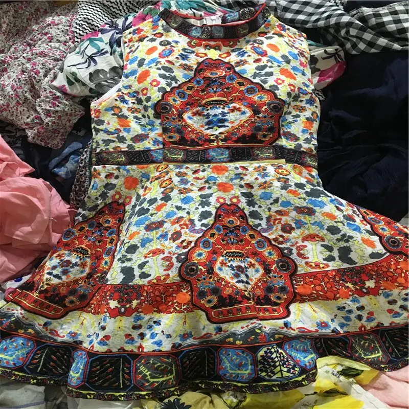2018 name brand mixed Used Clothes from China secondhand clothes 45kg in bales