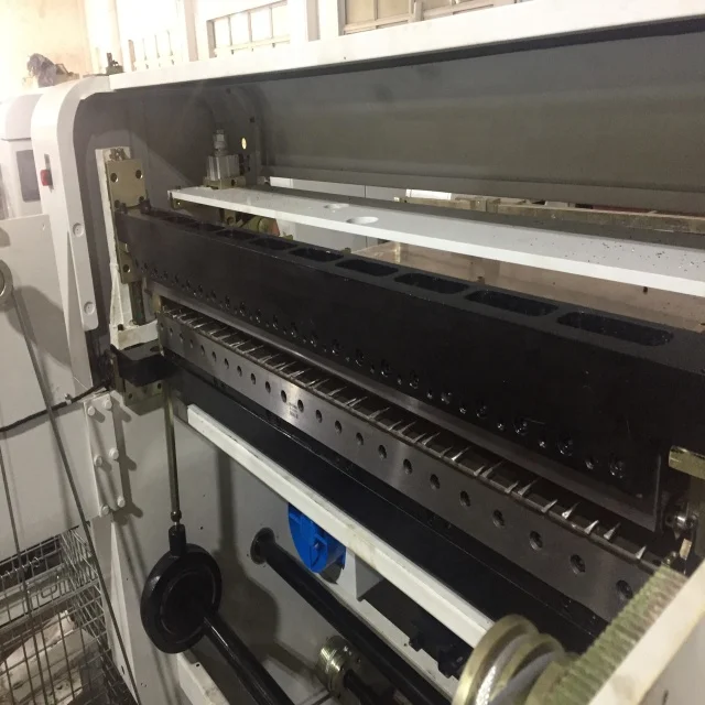 Good Price Full Automatic Paper Roll Sheet Cutting Machine with Automatic Stacking