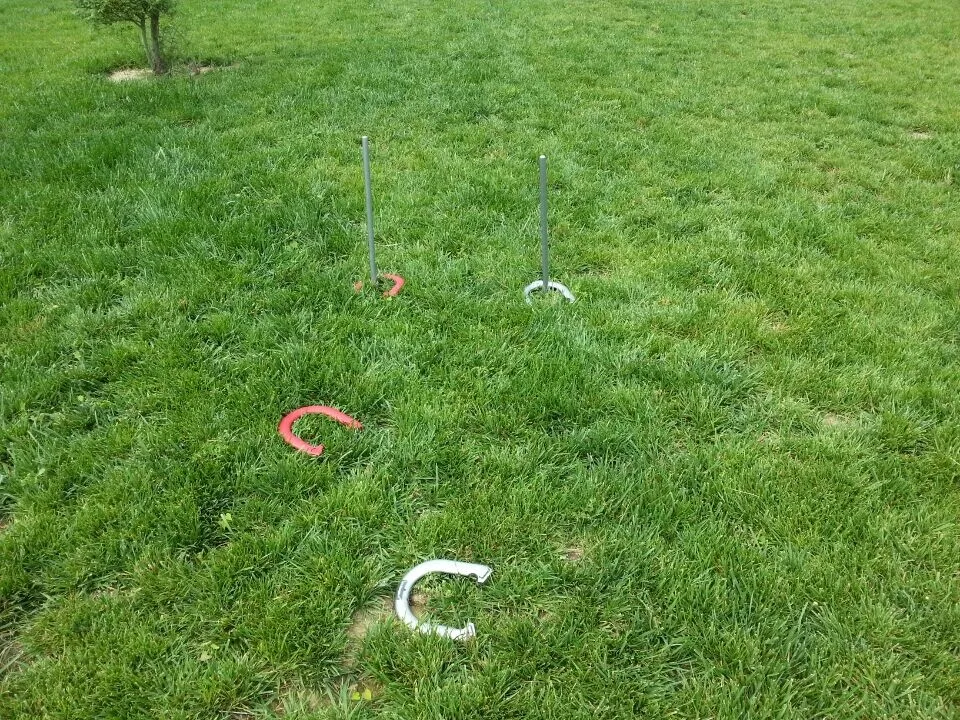 Set Of Sportcraft Horseshoes Pitching Game In Wooden Case