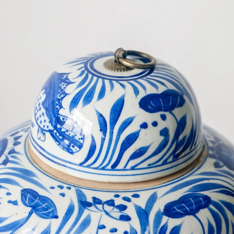 
Jingdezhen wholesale blue and white ceramic fish and algae jar,Chinese antique hand-painted old porcelain 