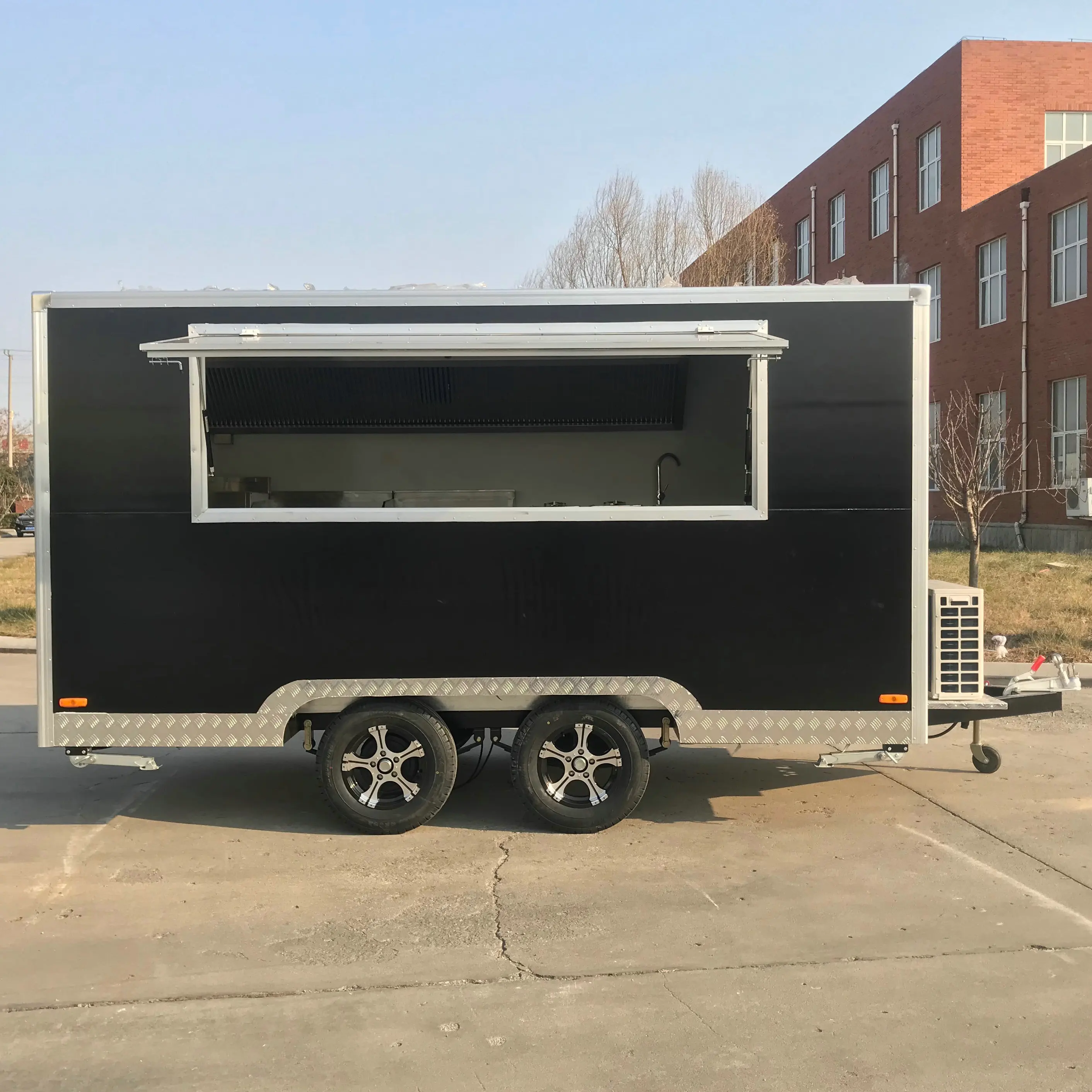 2018 China catering trucks food truck mobile food trailer for sale