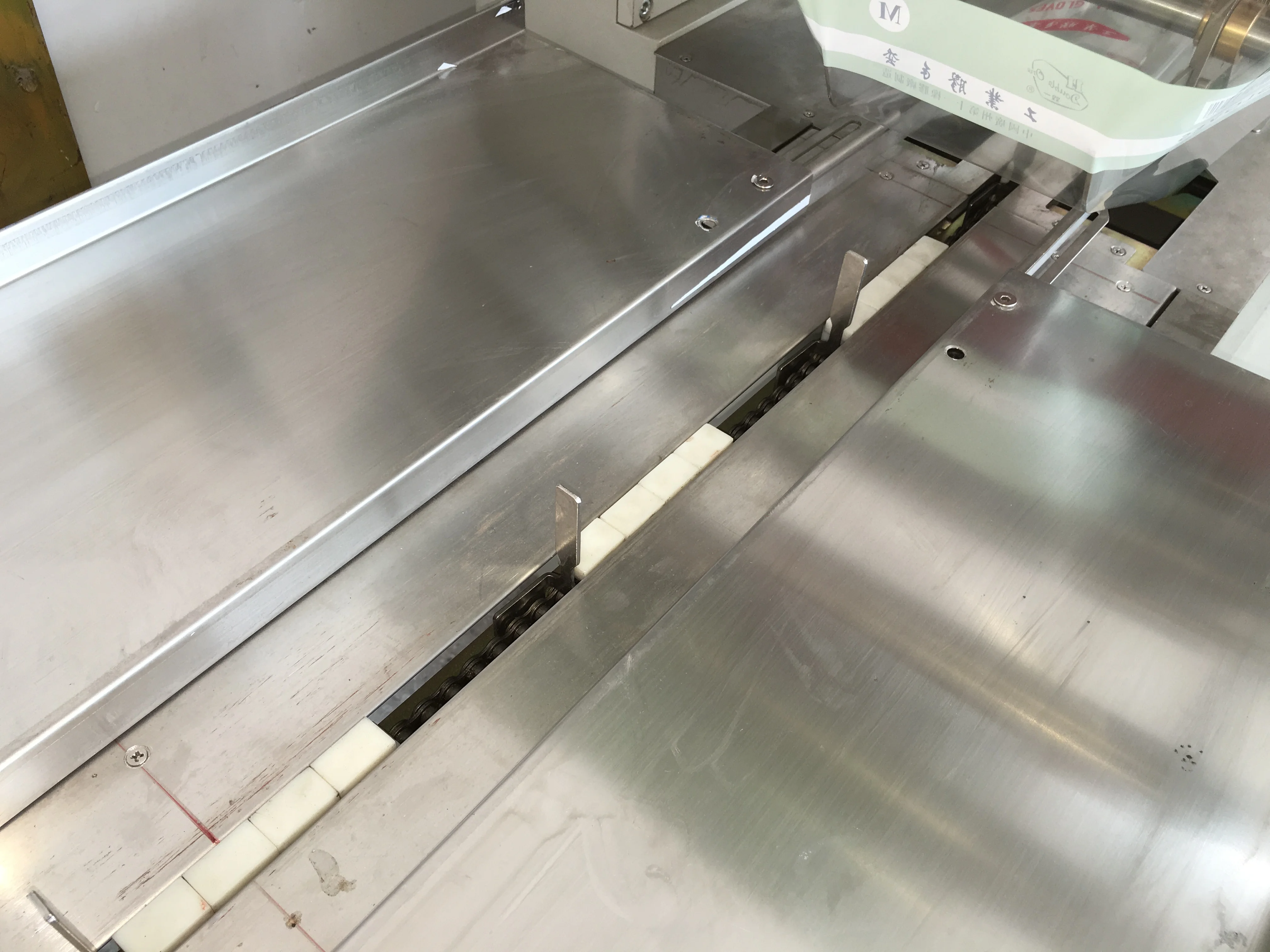 Fruit/ cherry tomato, strawberry, orange with tray packing machine