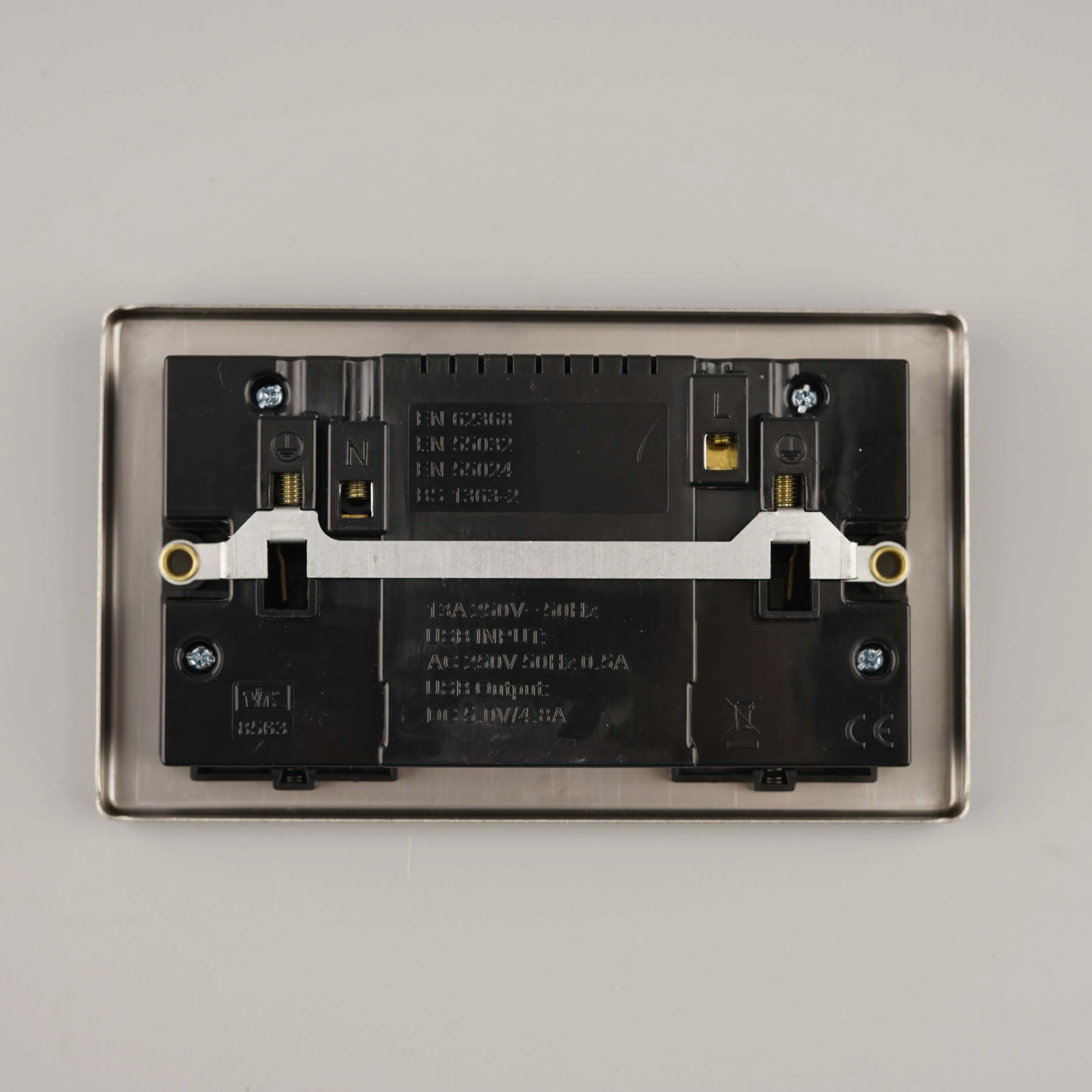 WK Double Gang UK Type Switches Socket with 4 USB Smart Charge