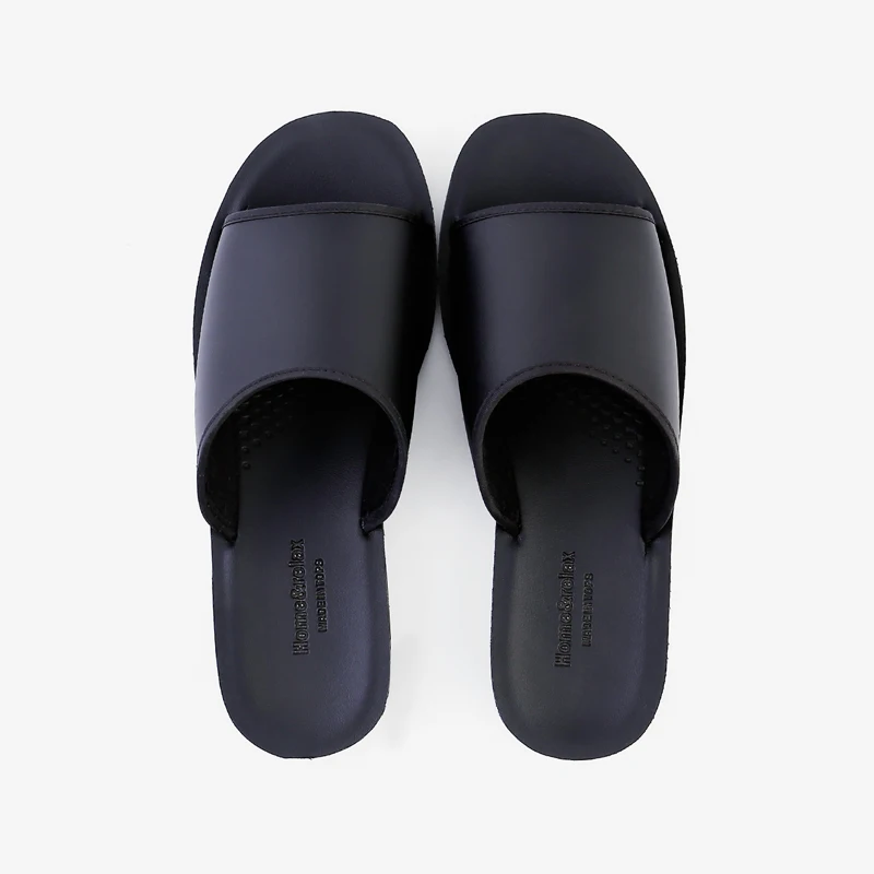 Simple and fashionable features designed skid resistance and wear-resistant upper leather thickened indoor slippers with Pu sole