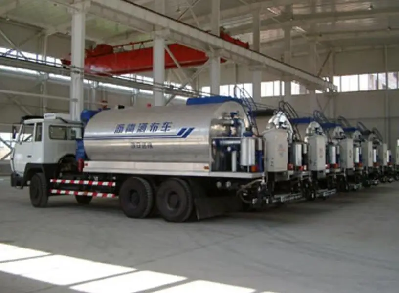 8000 liters Asphalt distributor spreader tank truck for sale