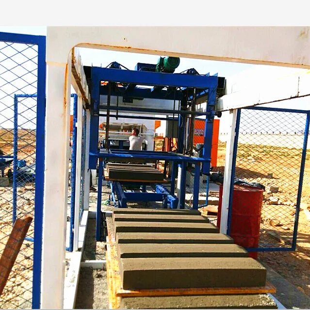 qt 615 fully automatic concrete block making machine