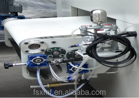 Reciprocating automatic spraying machine for large wooden door plate cabinet door plate automatic spraying machine