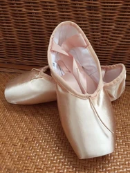 Professional ballet shoe Hard Bottom Satin Straps Practice Pointe Shoes for women