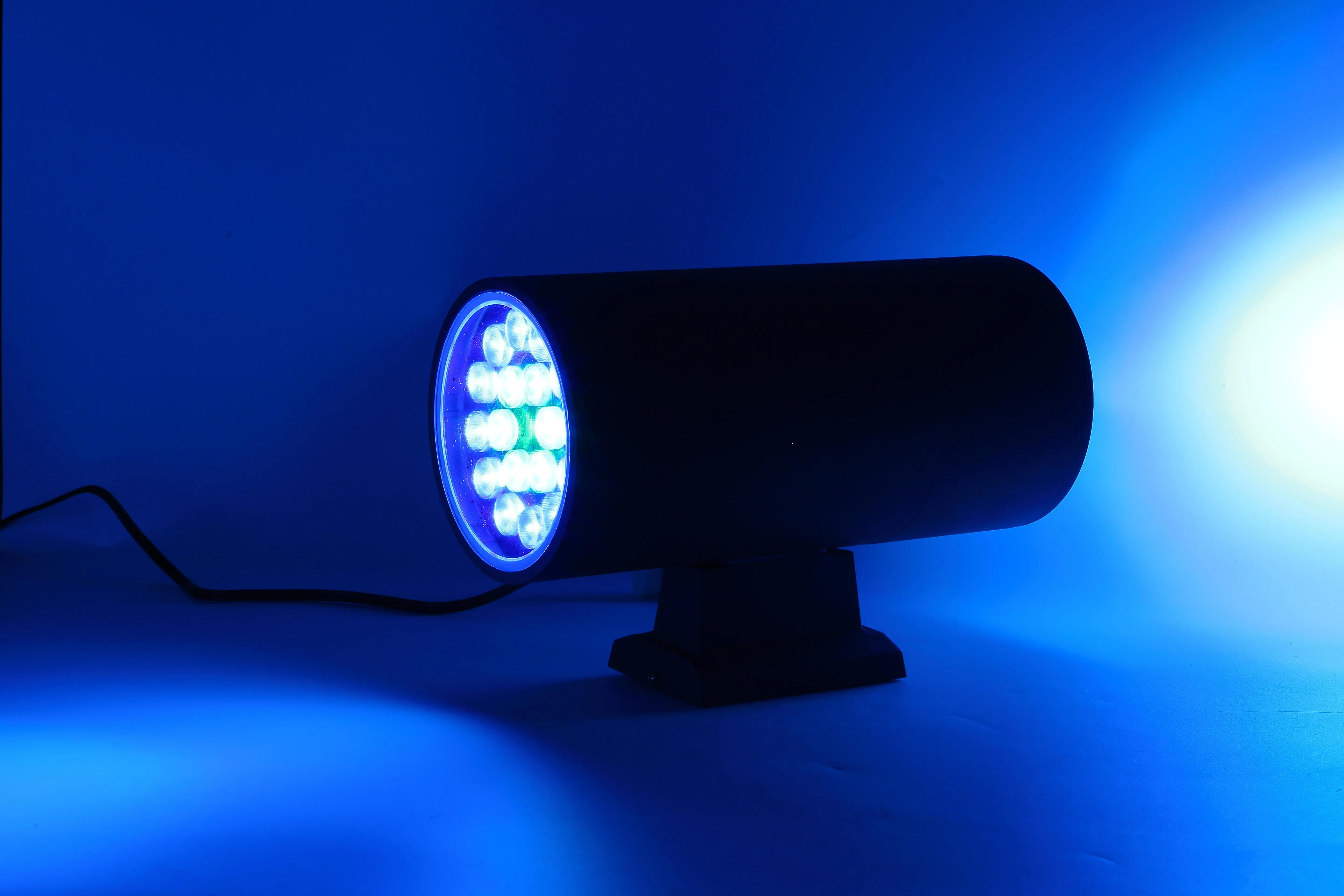 ETL WET LOCATION WATERPROOF IP65 OUTDOOR LED UP AND DOWN WALL LIGHT 6500K