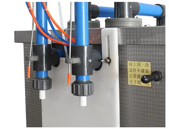 
anti corrosion liquid pvc resin/liquid caustic soda/polyester liquid filler filling machine for sale 