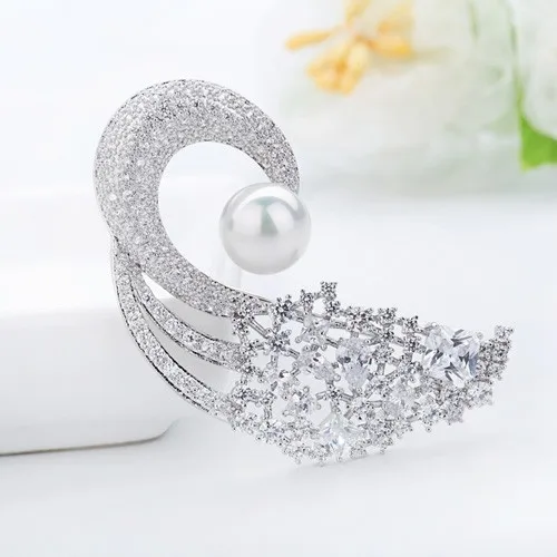 LUOTEEMI Wholesale Elegant Lady Wedding Dress Accessories Jewelry Free Shipping Luxury Crystal CZ Diamond Peal Swan Brooch