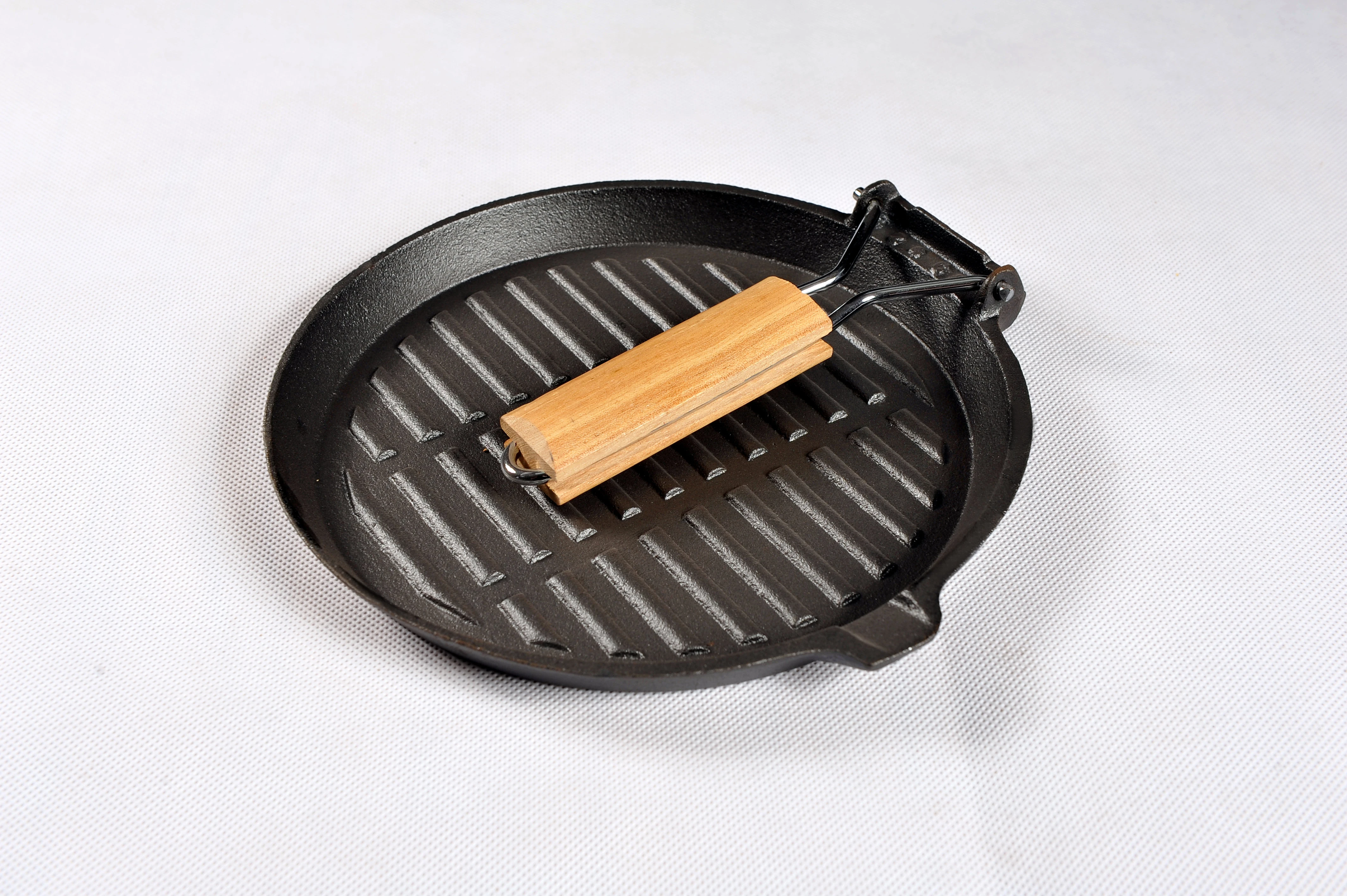 
High quality wholesale kitchenware casserole cast iron non stick grill pan/skillet/frying pan with wooden handle cookware set 