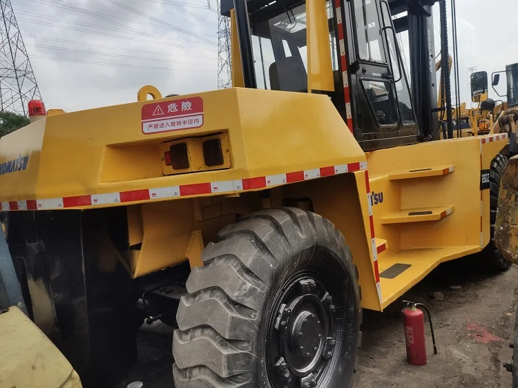Подержанный японский 25-тонный дизельный вилочный погрузчик Komatsu 250z (2,5-25 тонн), продажа тяжелых вилочных погрузчиков
