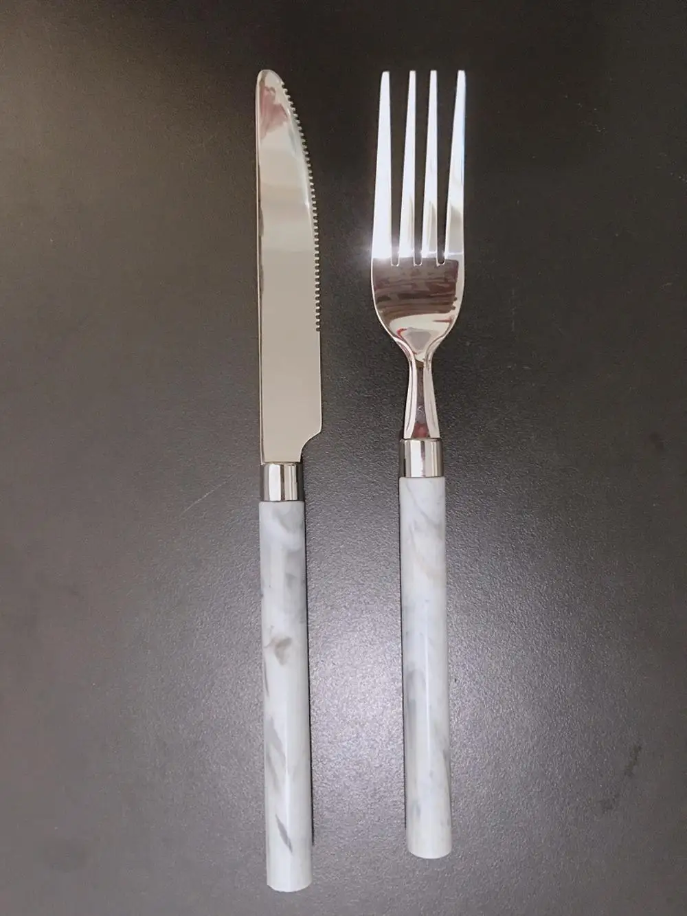 
2018 Popular design new plastic handle tableware set 