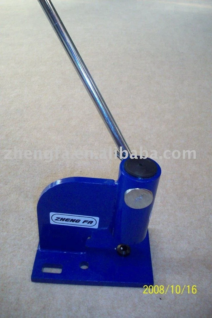 
Chain breaker for breaking saw chain 