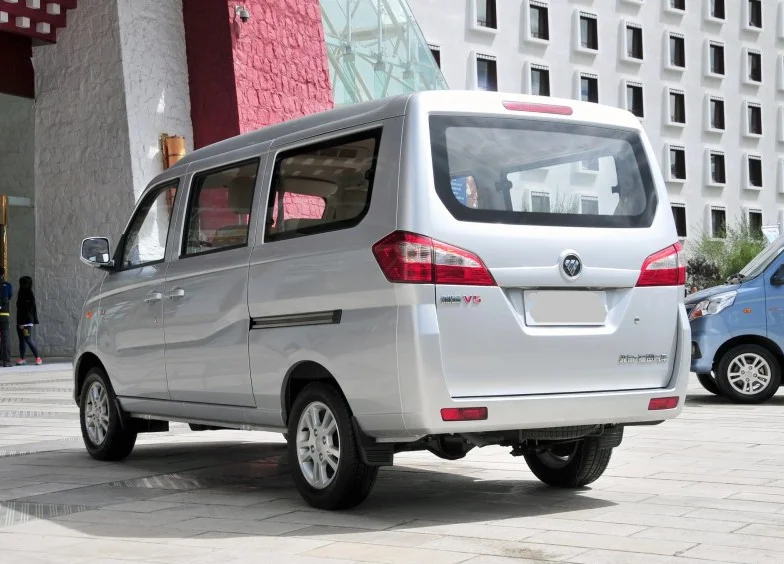 
2018 New Foton V55 microbus 11 seats gasoline engine mini bus home vehicle 