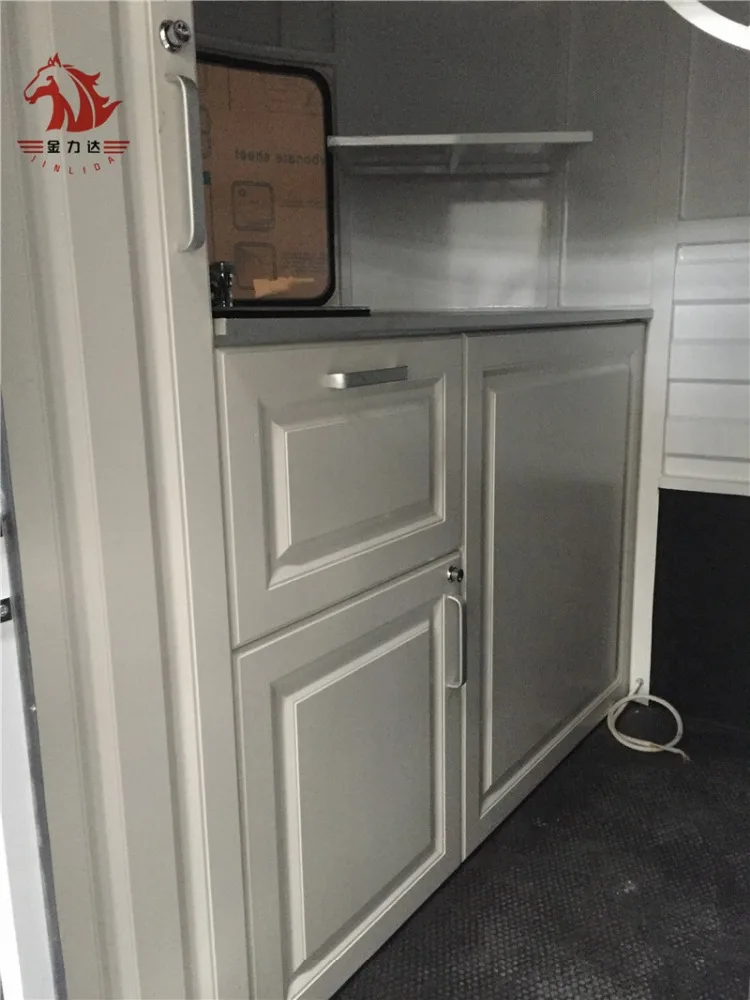 
2HSL-D chinese imported 2 horse trailer 