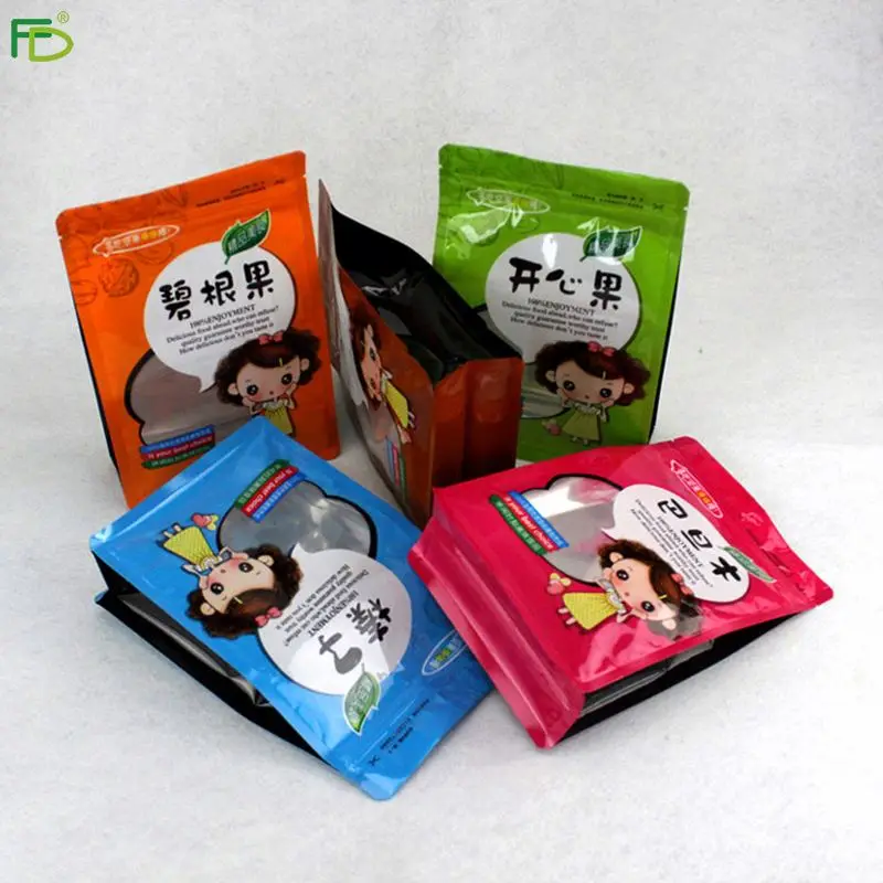 Пластиковый пакет для упаковки пищевых продуктов с боковой ластовицей и черникой