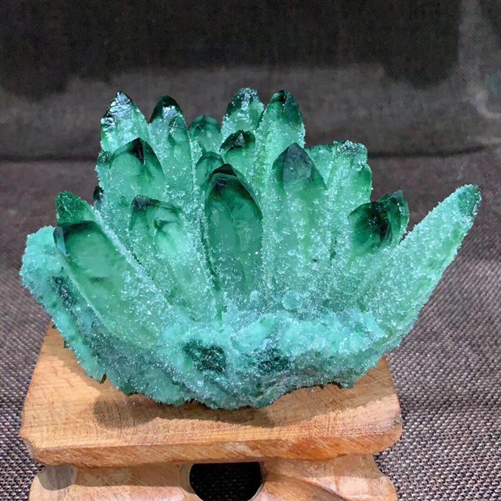  Натуральные зеленые кварцевые Минеральные Кристаллы лидер продаж кластеры апофиллита