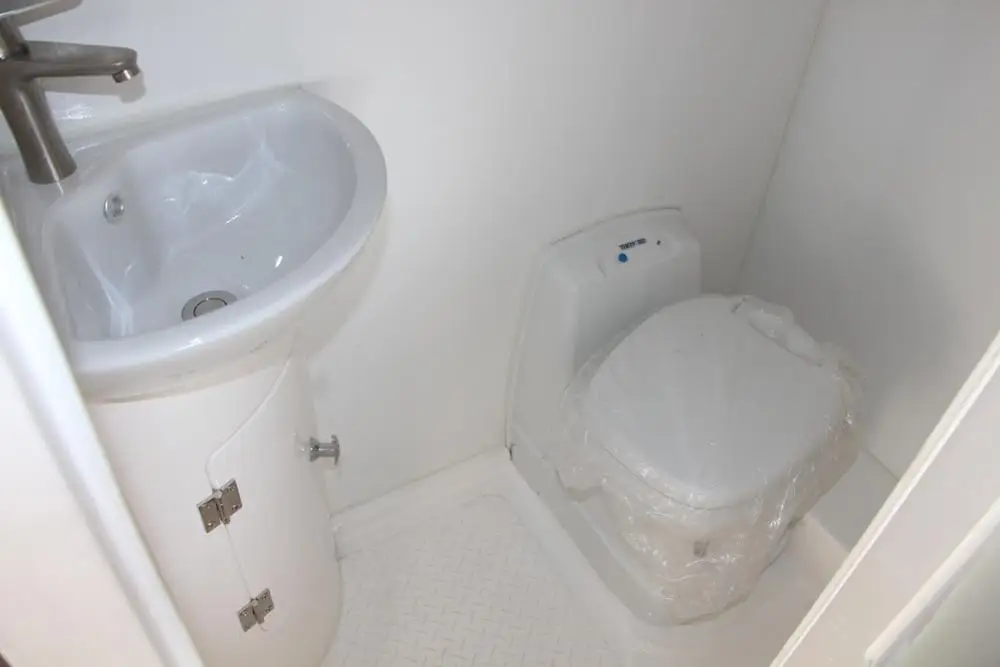 New Travelling Use Camper Caravan Trailer With Best Service 05A