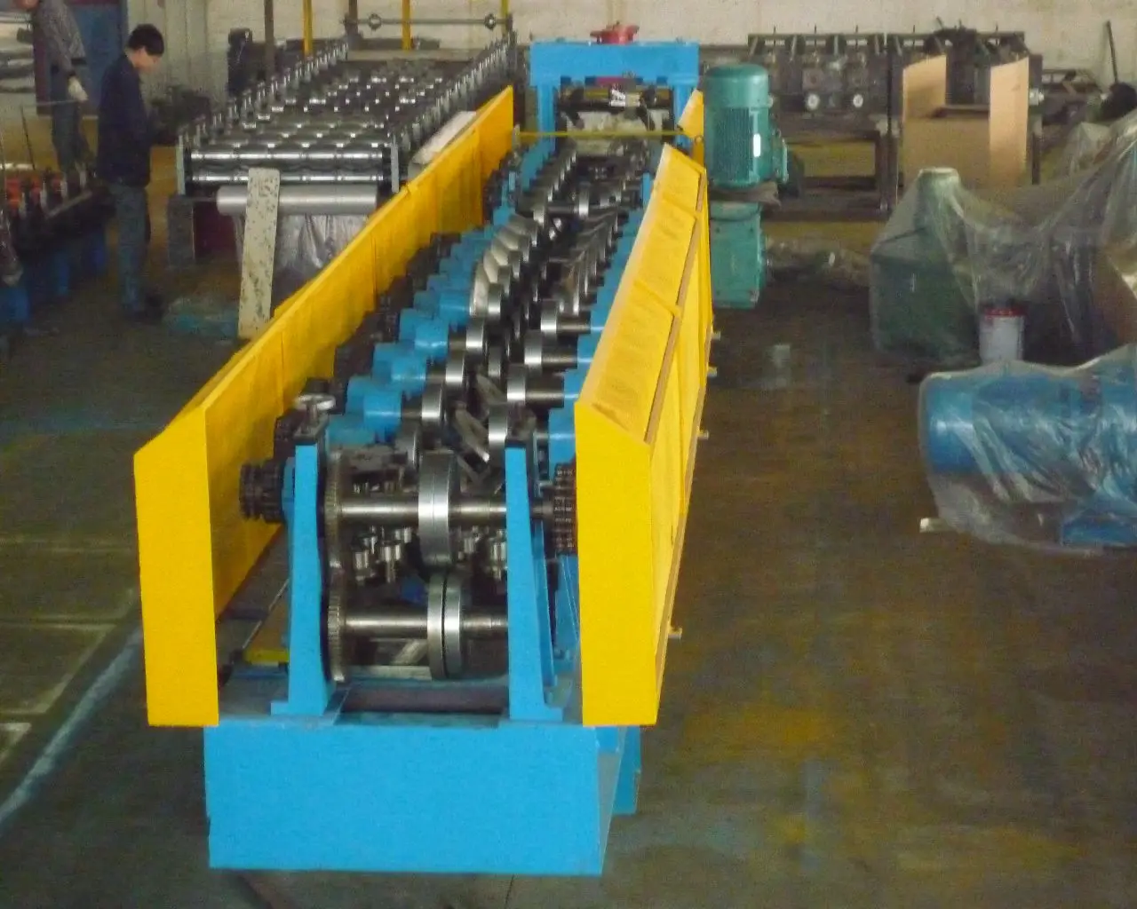 Slotted angle making machine