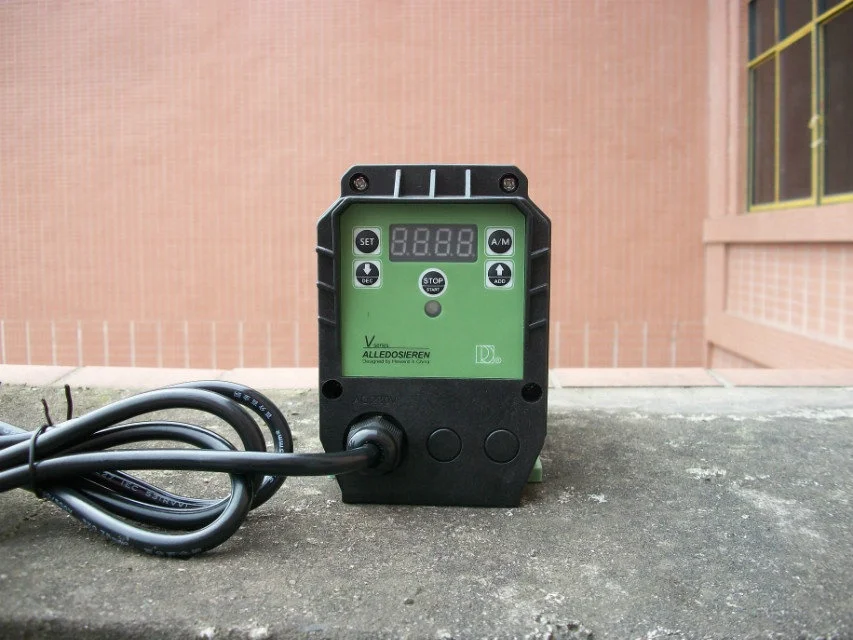 Hot sales dosing pump  metering chemical liquid 3.12L/H flow, 7.6Bar pressure 12W powder solenoid pump