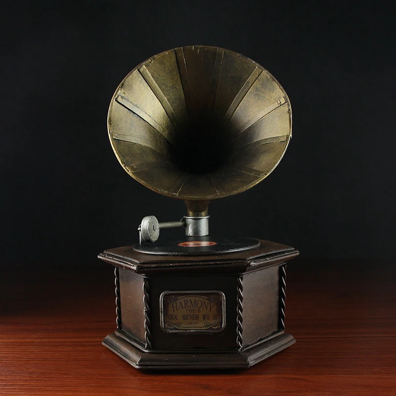 Wholesale Vintage Gramophone Antique Retro Prop Model Coin Bank Home Decoration Metal Crafts For Home Pub Office Decor