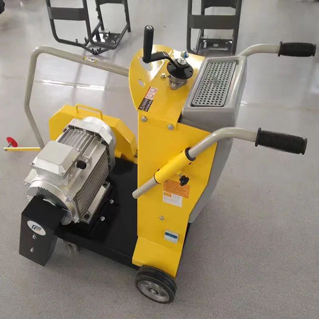 Идущий сзади Робин Хонда асфальт дорожный использует смазочно-охлаждающую станок для обработки древесины, бетоновая резочная