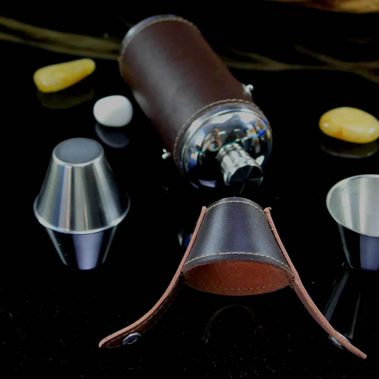 
Stainless Steel 8oz Round Brown Vintage Leather Hip Flask with 2 Concealed Cups in Lid 