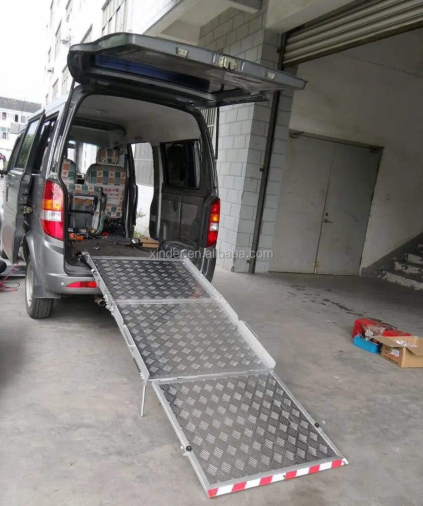 Handicap Accessible Aluminum Manual Wheelchair Folding Ramp For Van Minivan Loading Car Lift Ramp For Disabled Ce Certificate