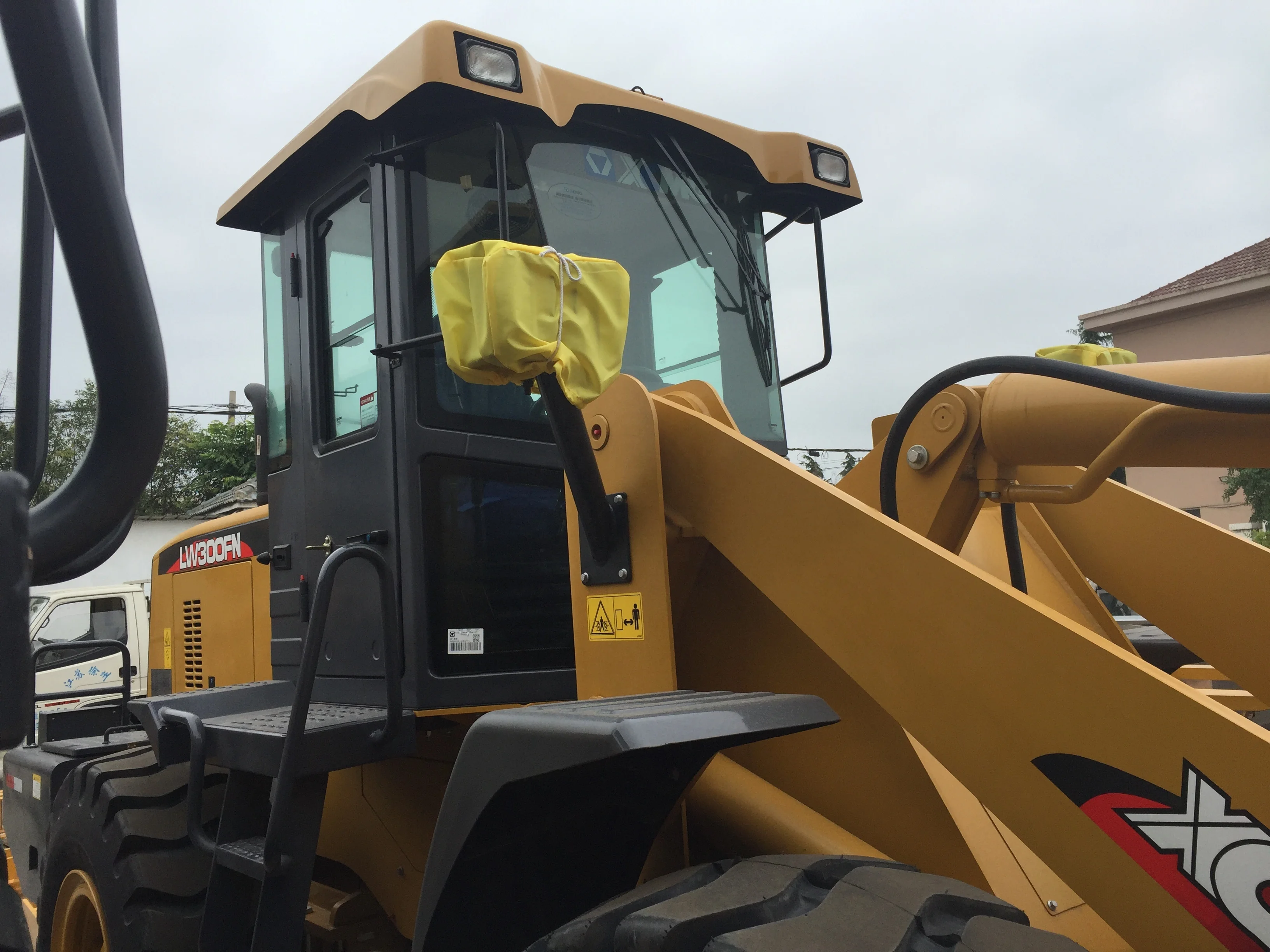 Hot LW300FN 1.8CBM Bucket Loader for sale