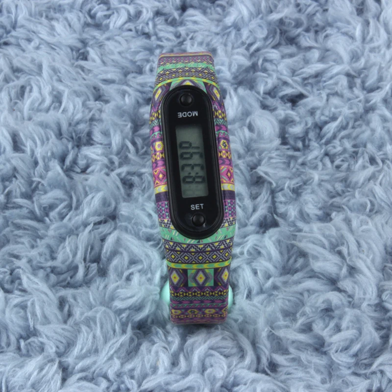 
Novelty Items 2017 fashion fitness wristband bracelet ice blue pedometer for kids running watches 