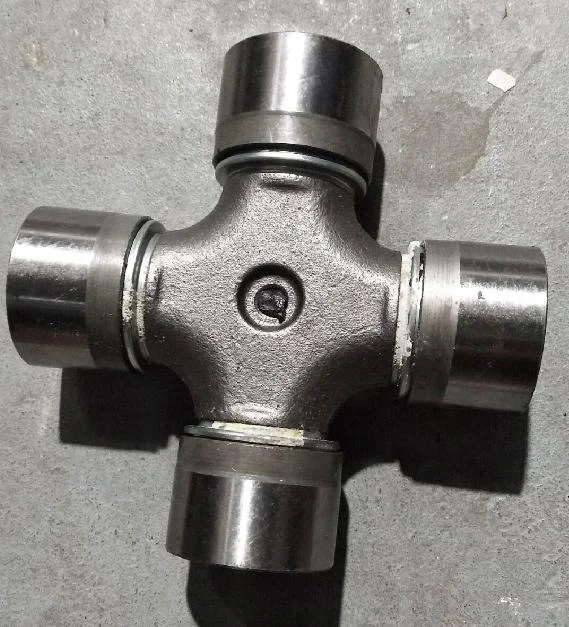 Truck Spare Parts 1-37300111-0 Universal Joint Cross