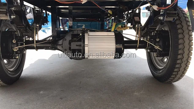 Electric tricycle for cargo transport